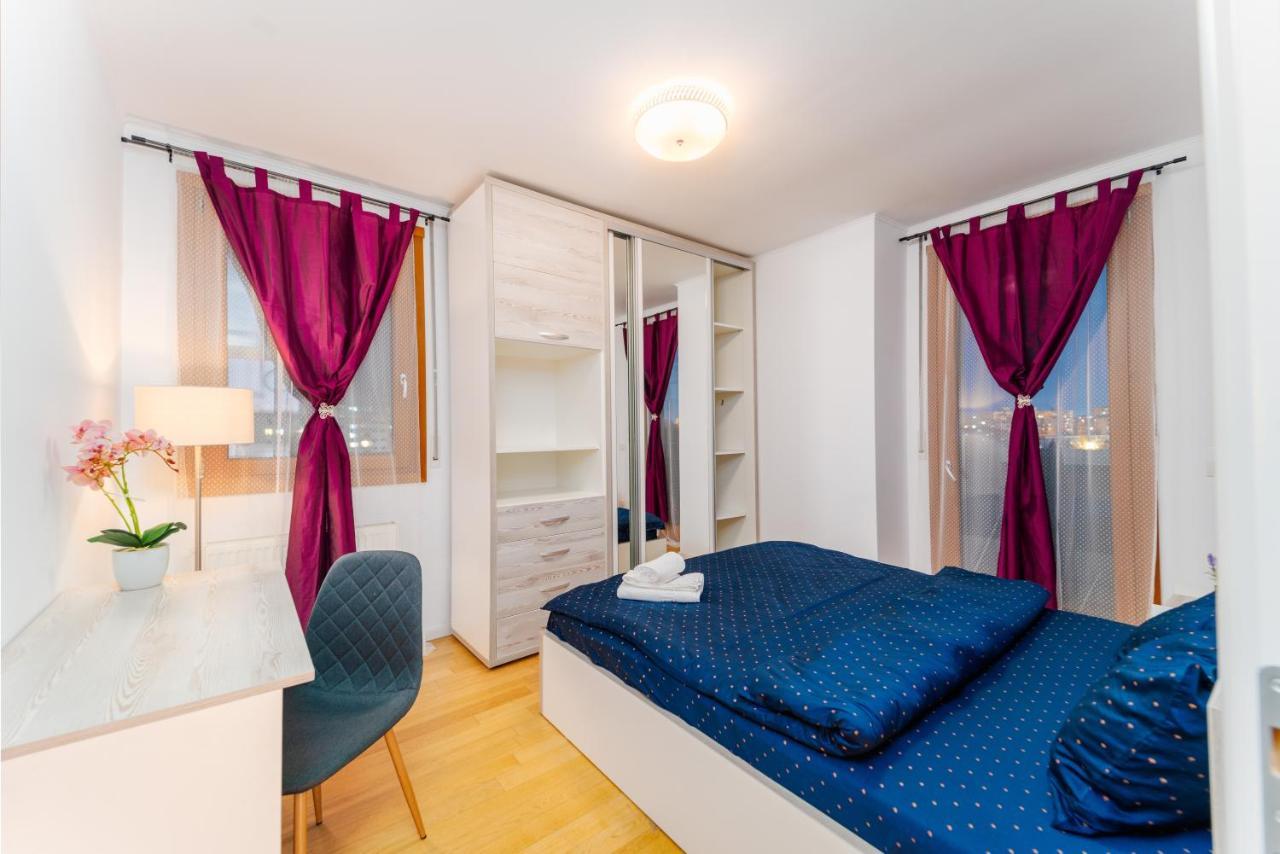 Central 700 Square Fructus Plaza - Eva Apartment Timisoara Exterior foto